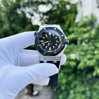 Audemars Piguet Royal Oak 15720ST 42mm Black Dial -