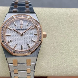 Audemars Piguet Royal Oak Quartz Ref. 67651SR.ZZ.1261SR.01 Super Clone -